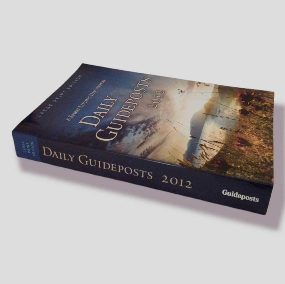 Daily Guideposts 2012 Devotional (Large Print) - Picture 6 of 6